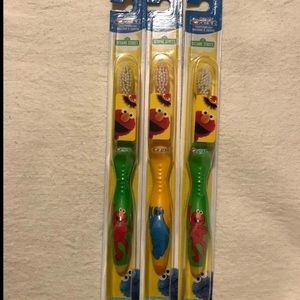 Kid’s Crest Sesame Street Toothbrush (3)